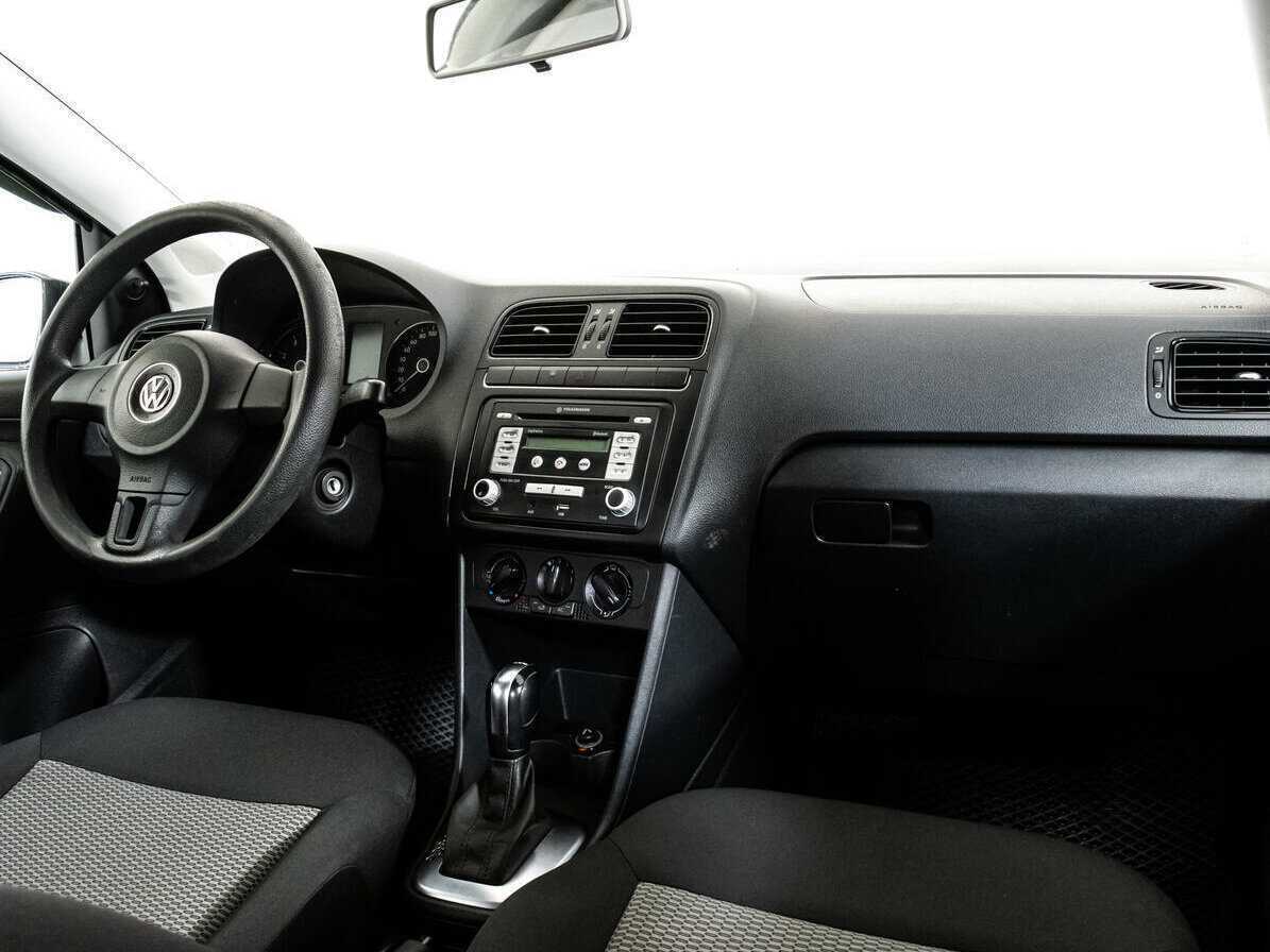 Купить Volkswagen Polo с пробегом. Фото: #8