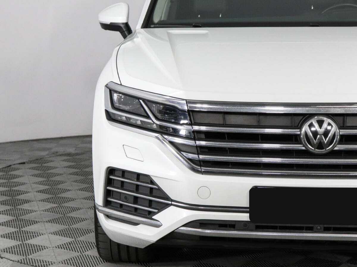 Купить Volkswagen Touareg с пробегом. Фото: #8