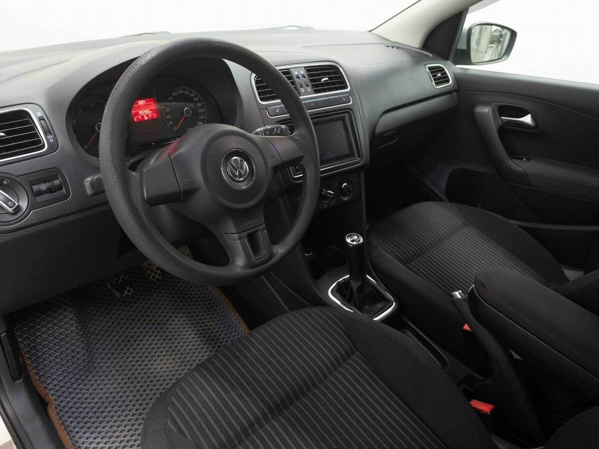 Купить Volkswagen Polo с пробегом. Фото: #6