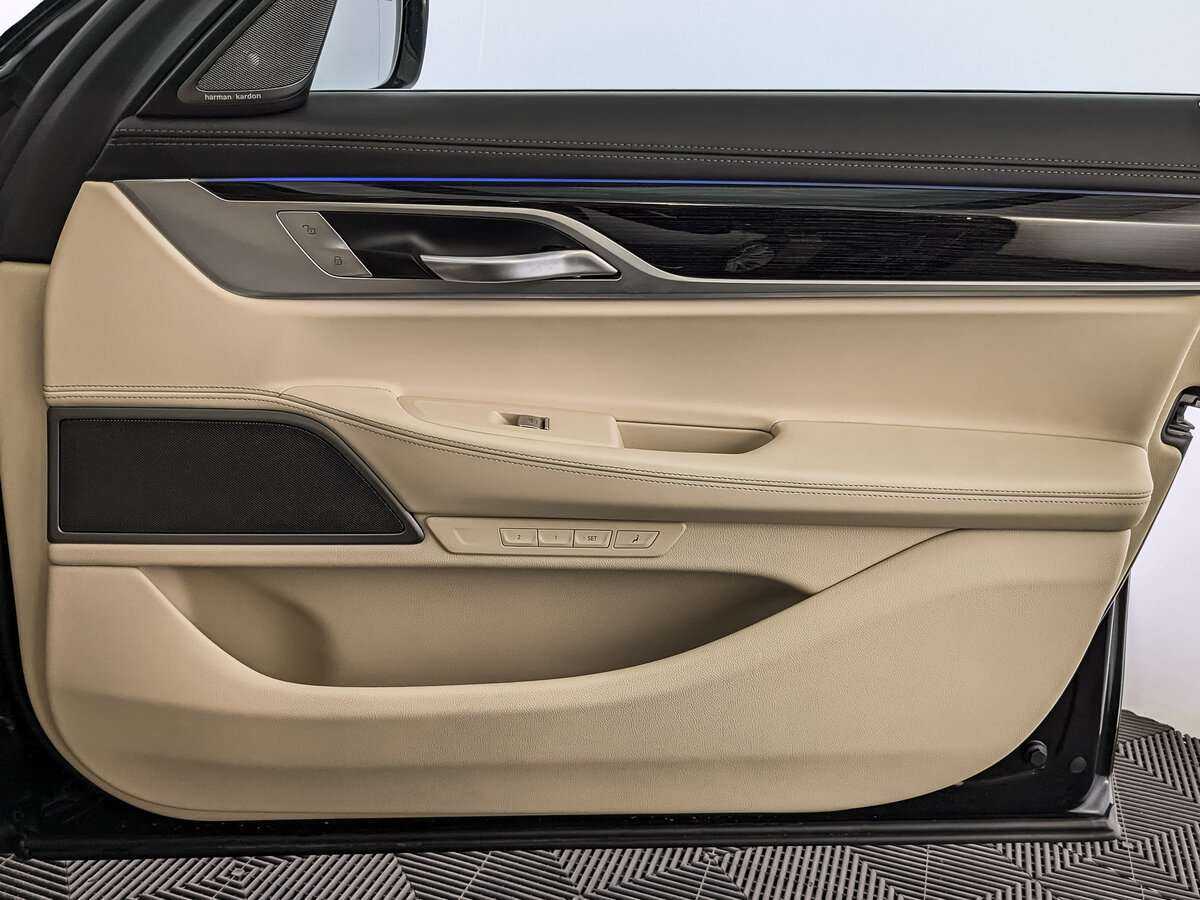 Купить BMW 7 серии с пробегом. Фото: #17