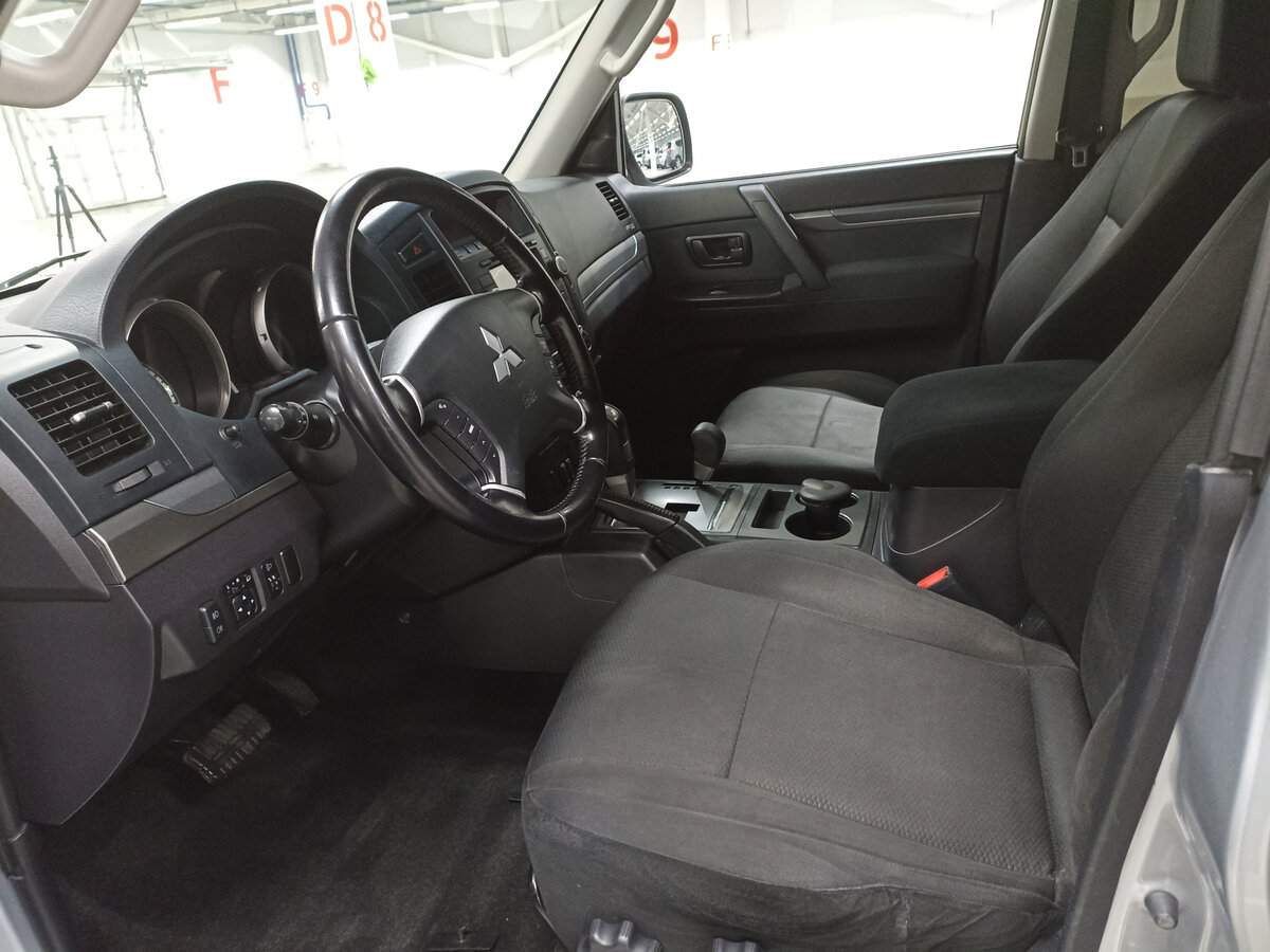 Купить Mitsubishi Pajero с пробегом. Фото: #15