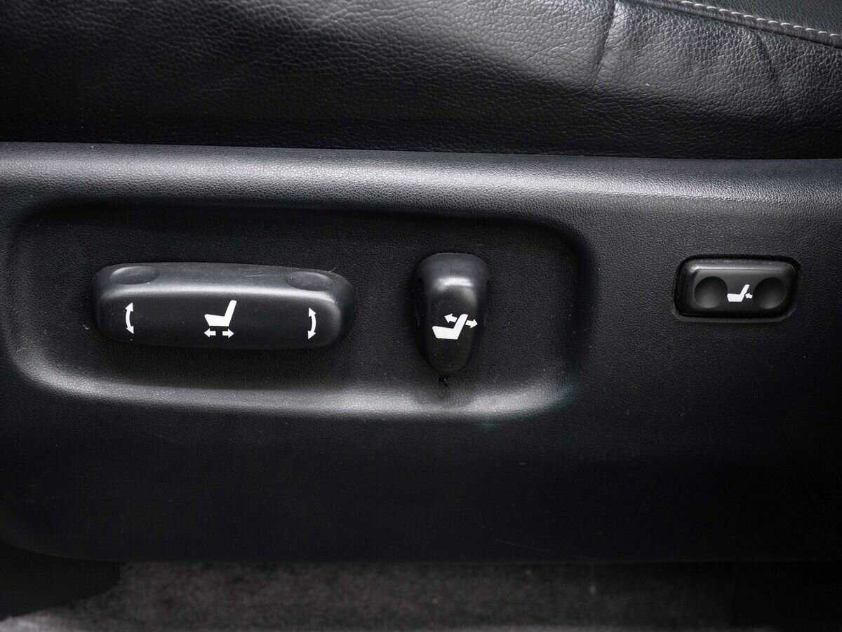 Купить Toyota Land Cruiser с пробегом. Фото: #24