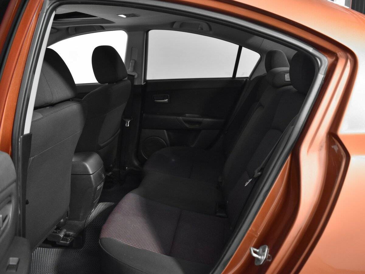 Купить Mazda 3 с пробегом. Фото: #11