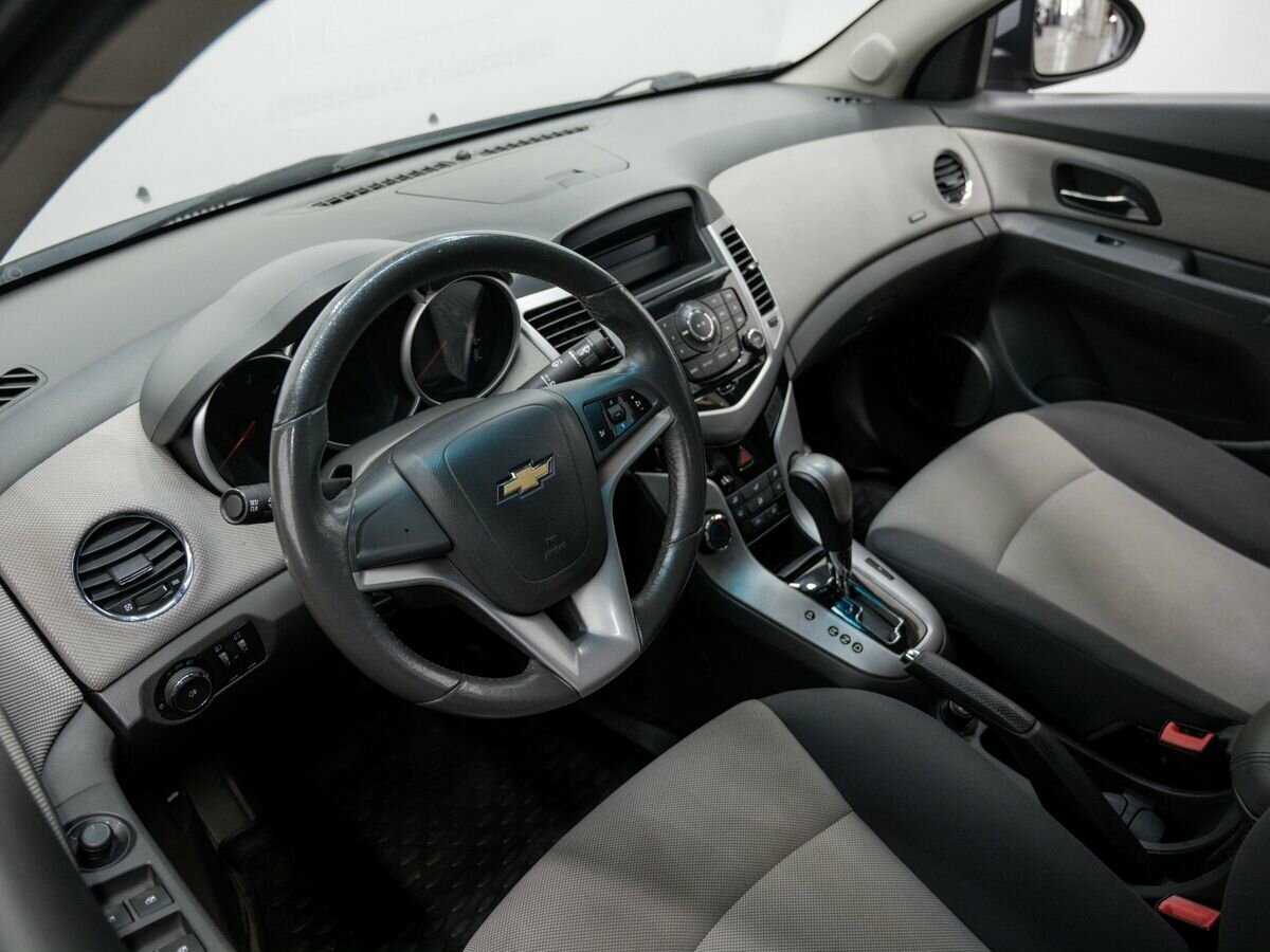 Купить Chevrolet Cruze с пробегом. Фото: #12