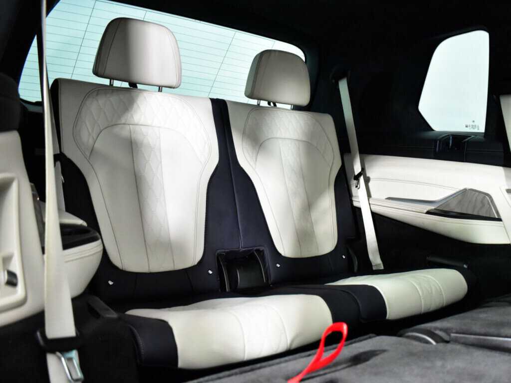 Купить BMW X7 с пробегом. Фото: #10