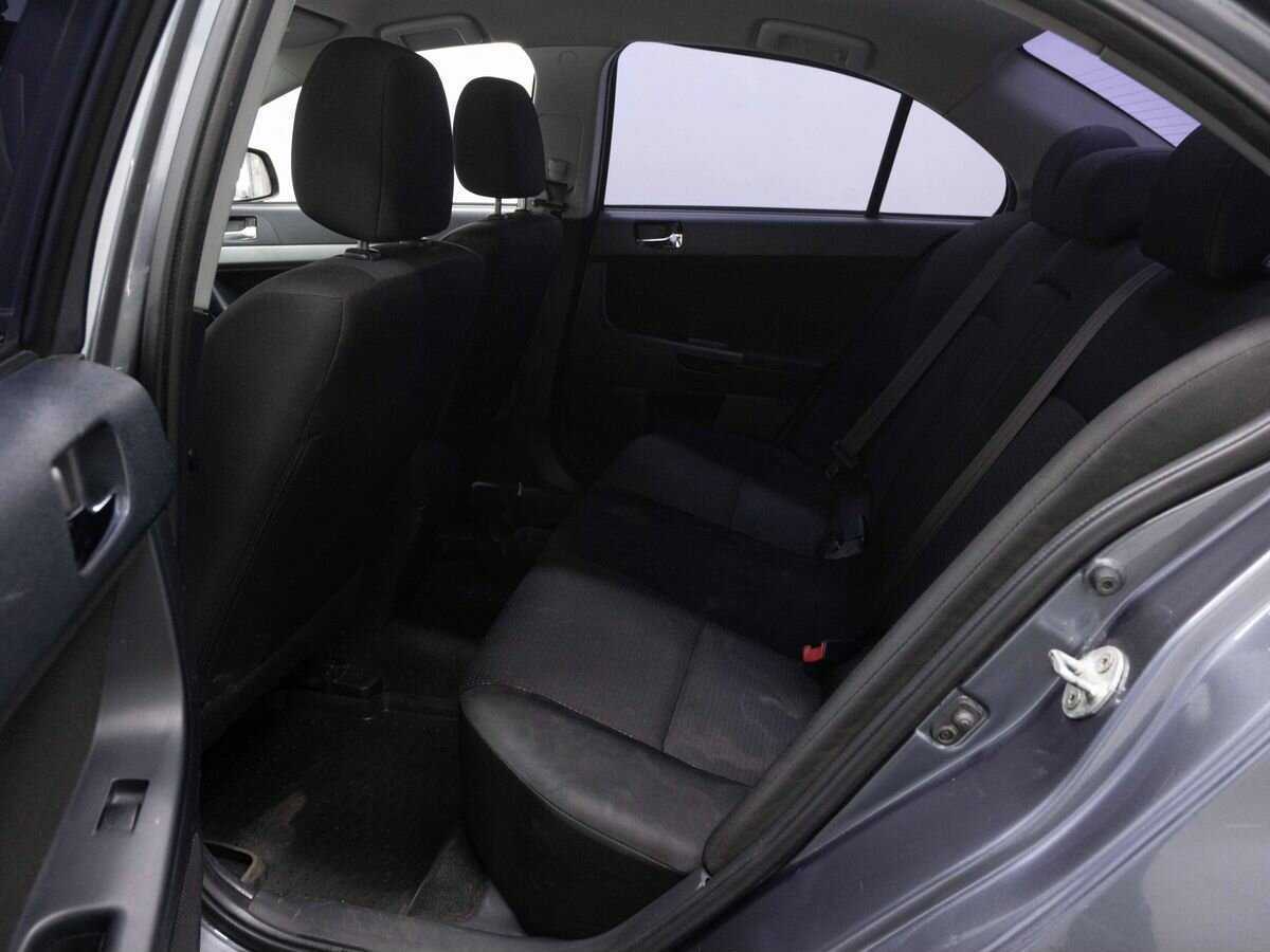 Купить Mitsubishi Lancer с пробегом. Фото: #8