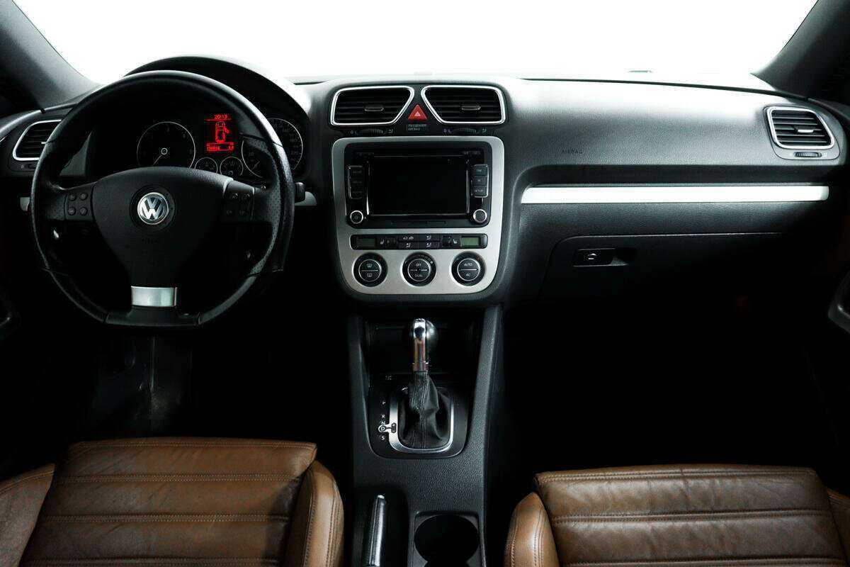Купить Volkswagen Scirocco с пробегом. Фото: #10