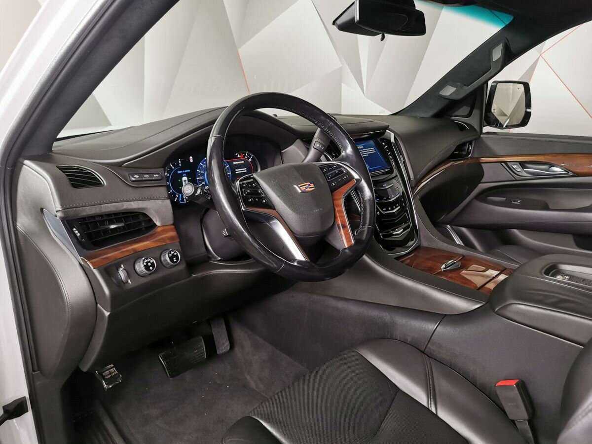 Купить Cadillac Escalade с пробегом. Фото: #11