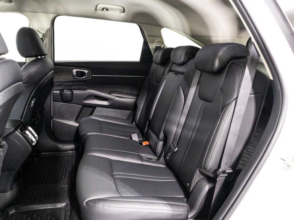 Купить Kia Sorento с пробегом. Фото: #9