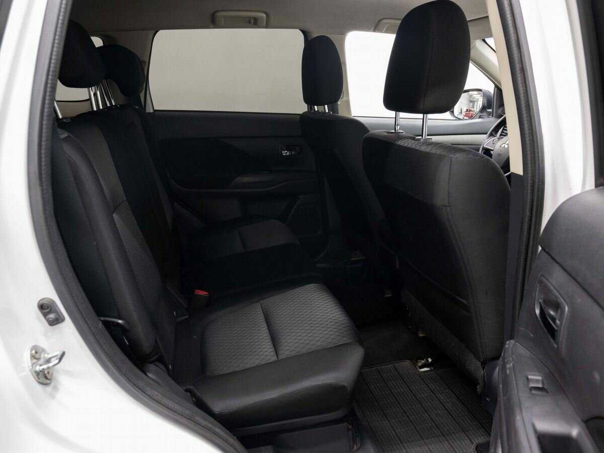 Купить Mitsubishi Outlander с пробегом. Фото: #11