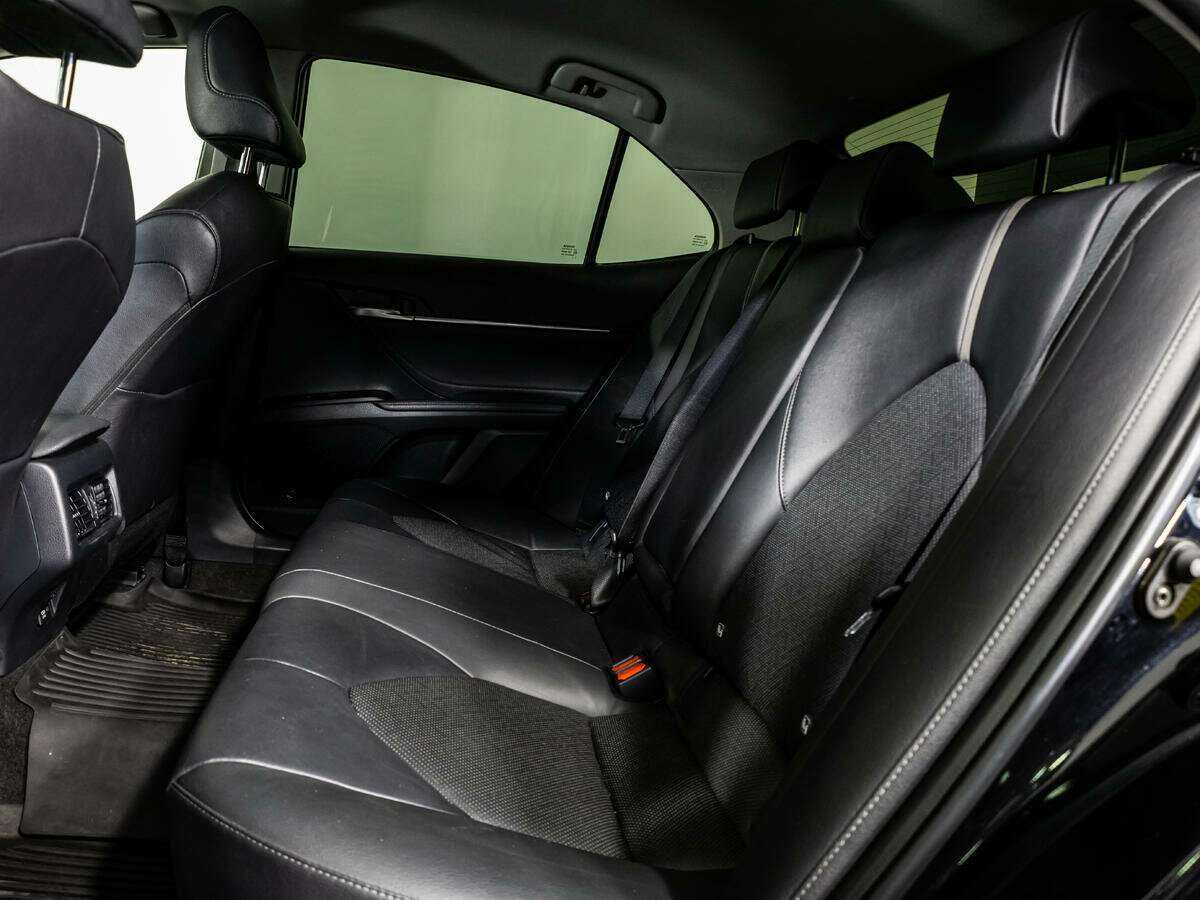 Купить Toyota Camry с пробегом. Фото: #7