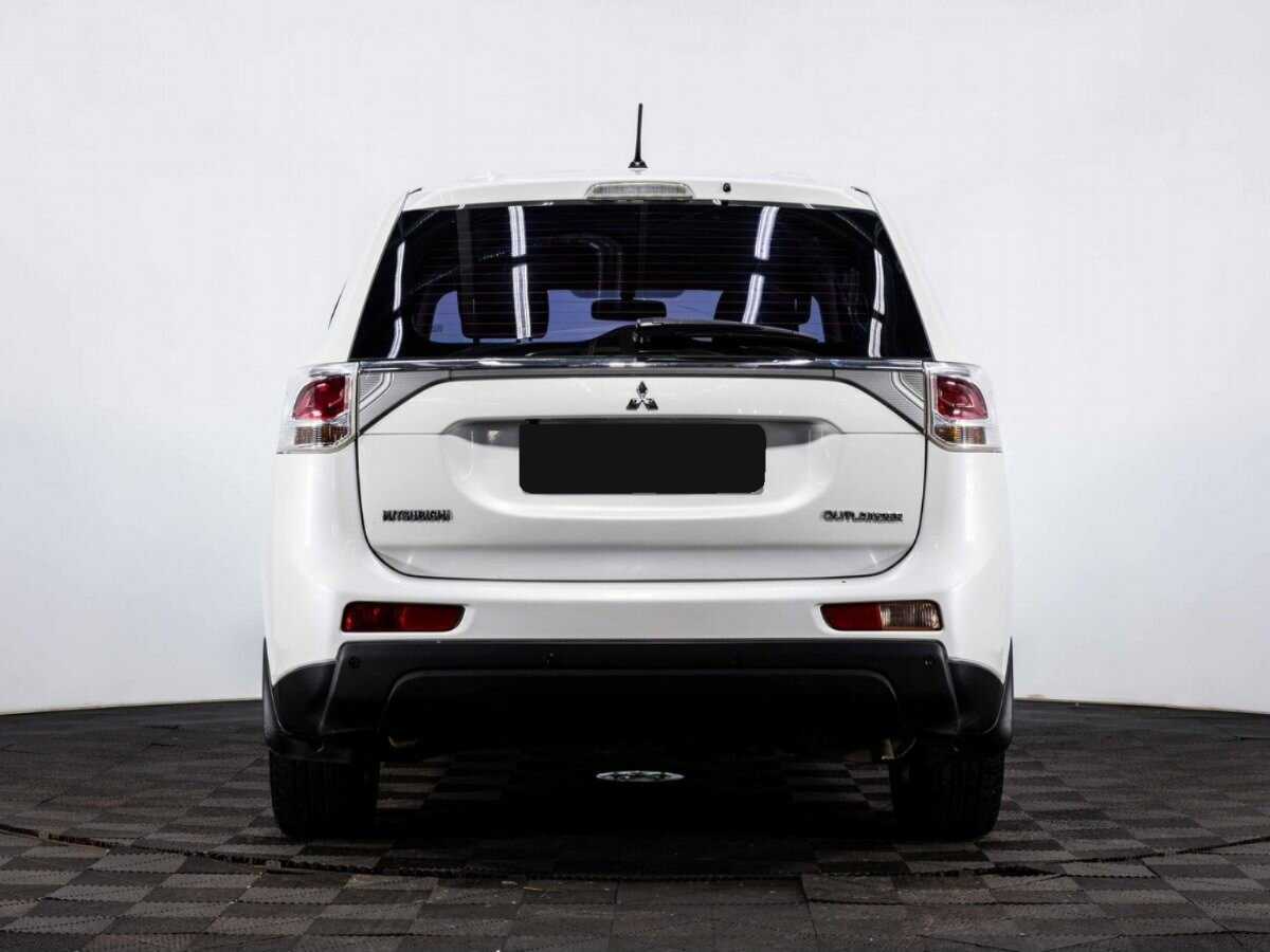 Купить Mitsubishi Outlander с пробегом. Фото: #4