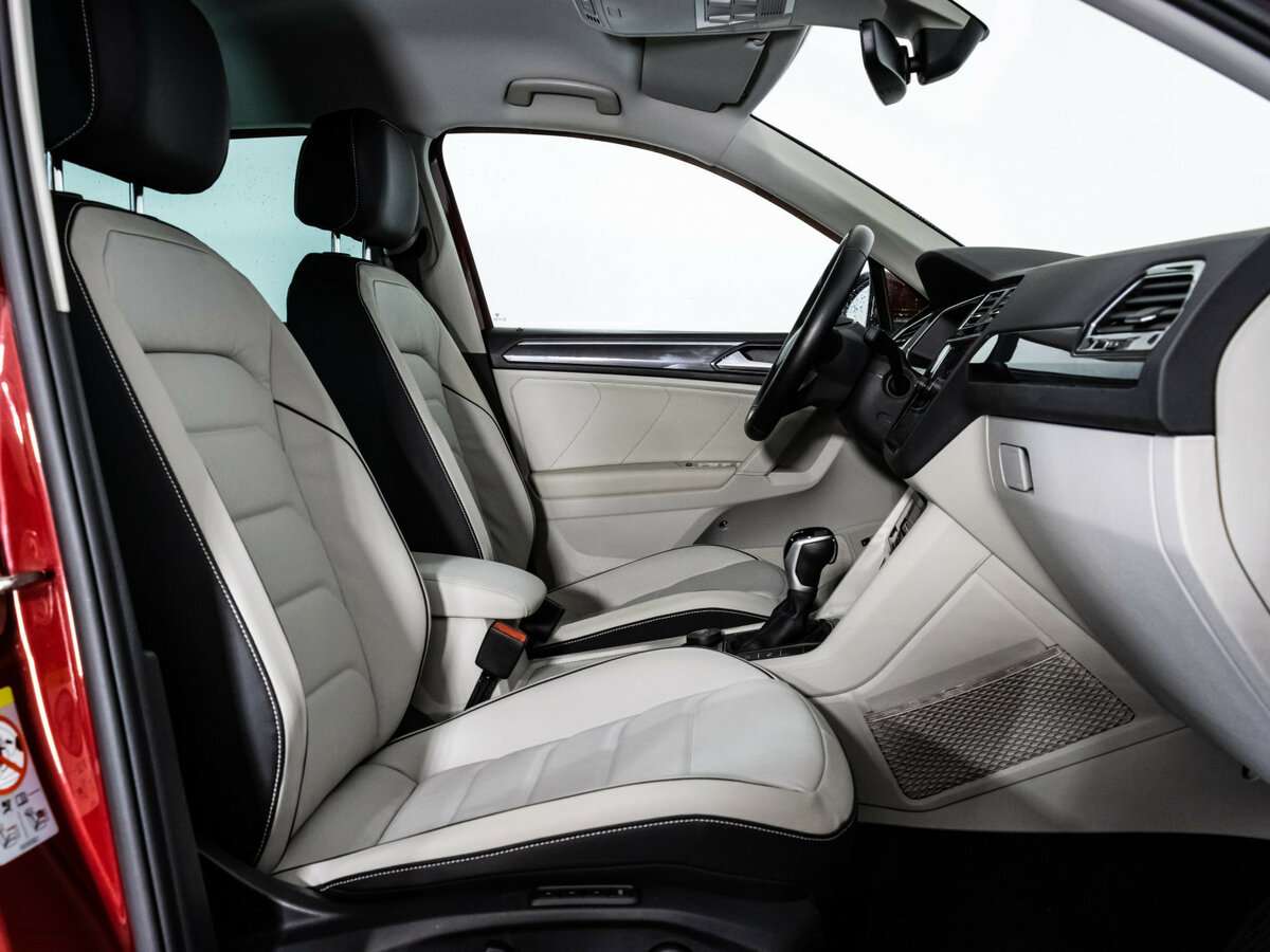 Купить Volkswagen Tiguan с пробегом. Фото: #14