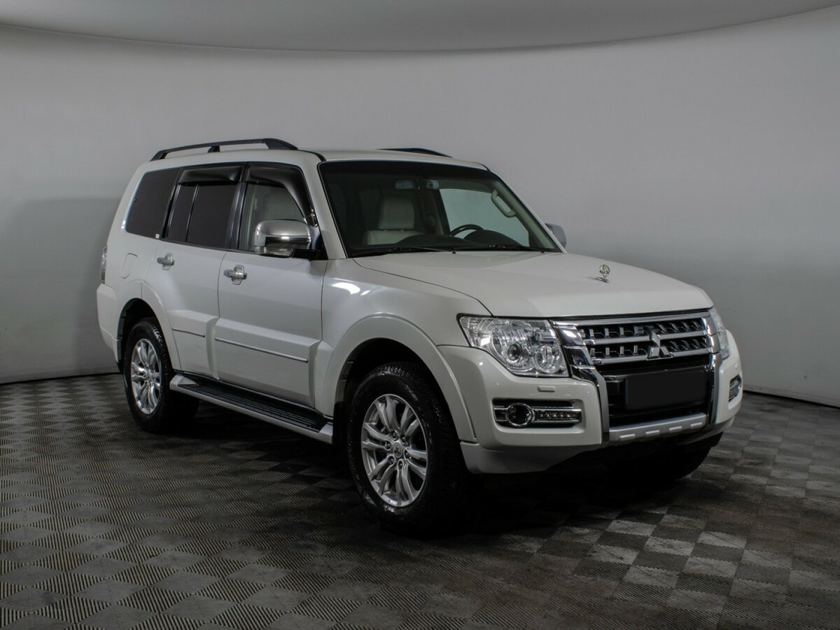 Купить Mitsubishi Pajero с пробегом. Фото: #2