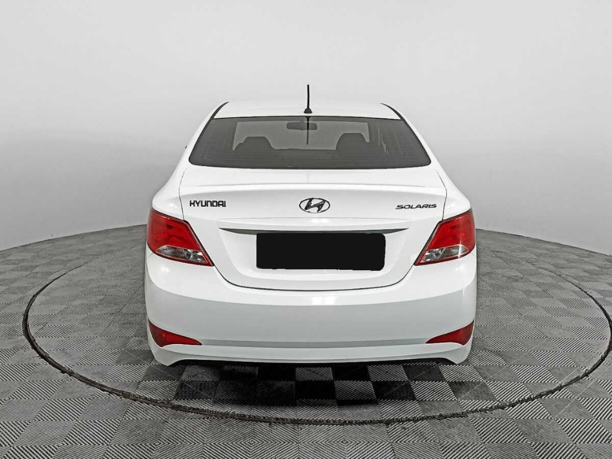 Купить Hyundai Solaris с пробегом. Фото: #4