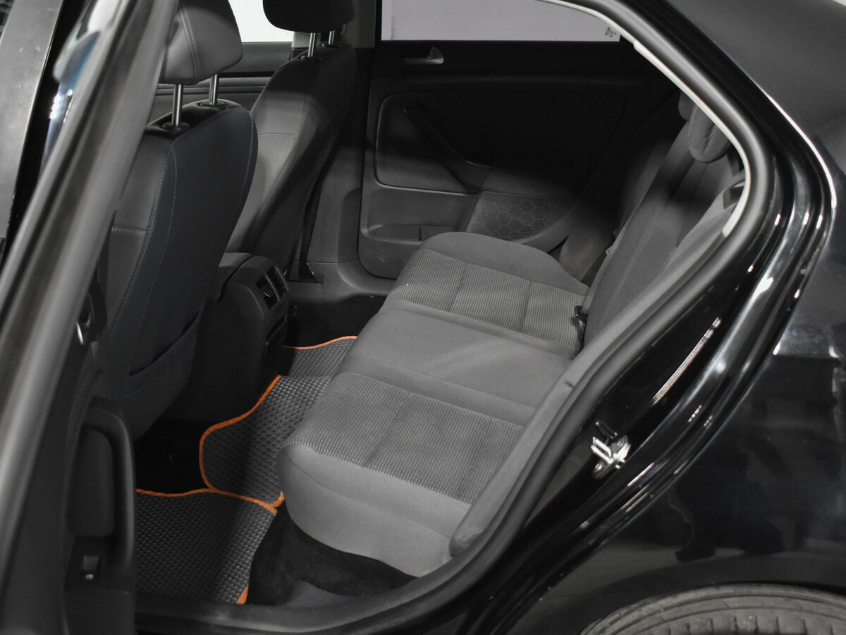 Купить Volkswagen Jetta с пробегом. Фото: #10