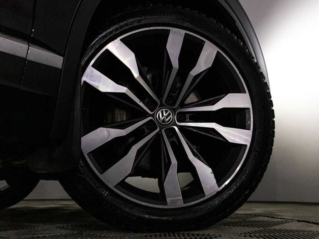 Купить Volkswagen Touareg с пробегом. Фото: #27