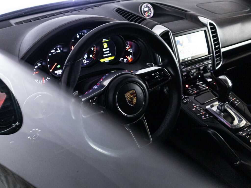Купить Porsche Cayenne с пробегом. Фото: #36