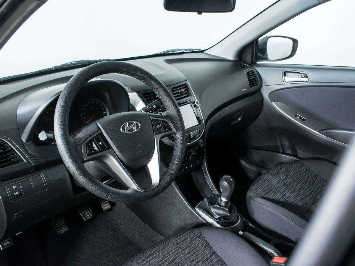 Купить Hyundai Solaris с пробегом. Фото: #12