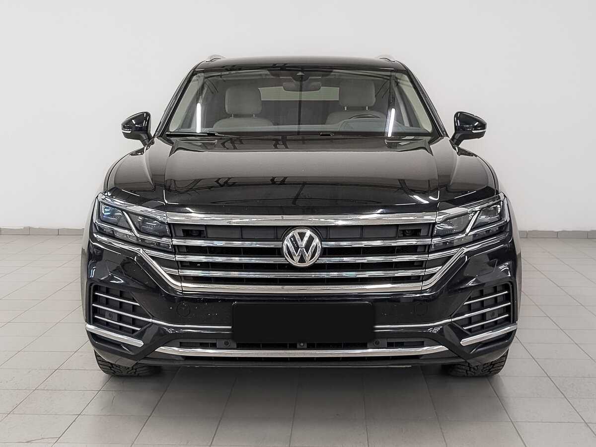 Купить Volkswagen Touareg с пробегом. Фото: #1