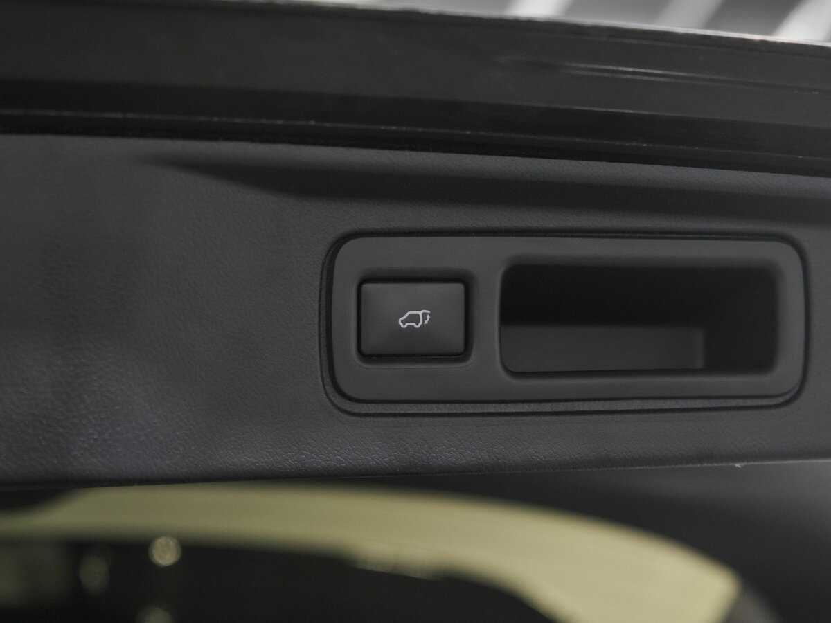 Купить Toyota Fortuner с пробегом. Фото: #20