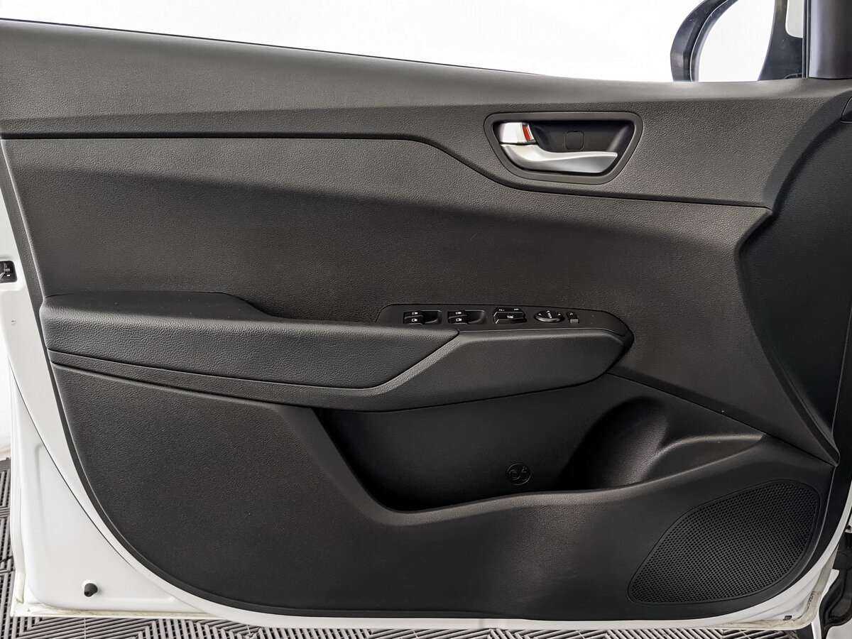 Купить Hyundai Solaris с пробегом. Фото: #18