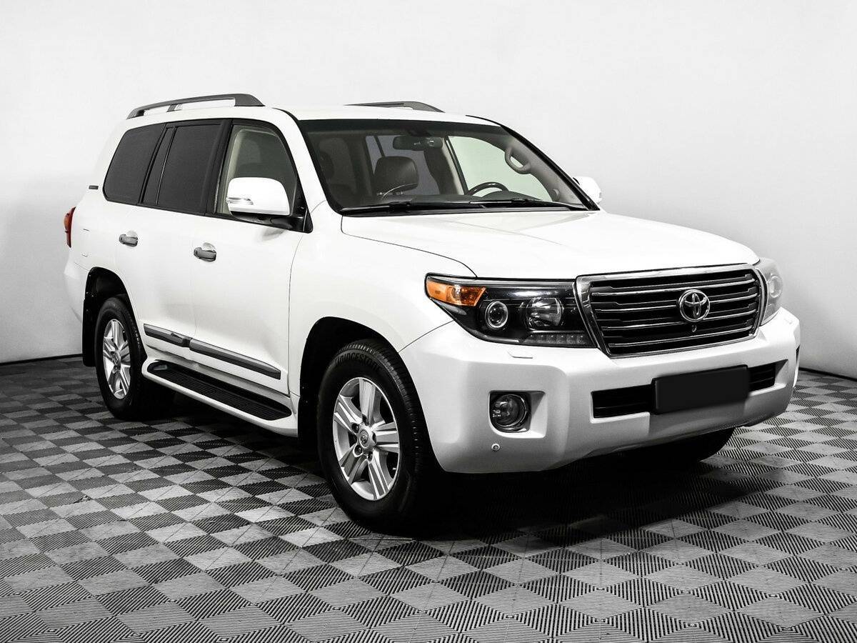 Купить Toyota Land Cruiser с пробегом. Фото: #2