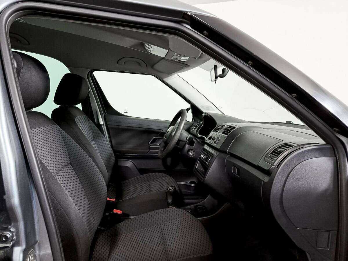 Купить Skoda Roomster с пробегом. Фото: #8