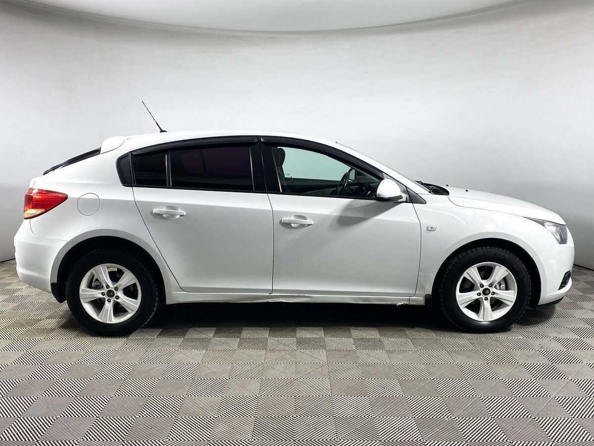 Купить Chevrolet Cruze с пробегом. Фото: #2