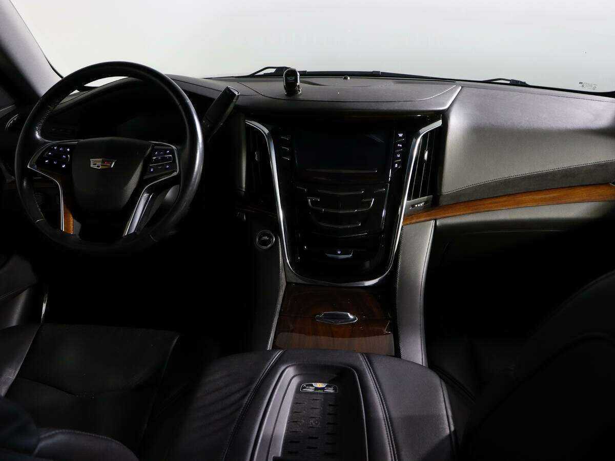 Купить Cadillac Escalade с пробегом. Фото: #8