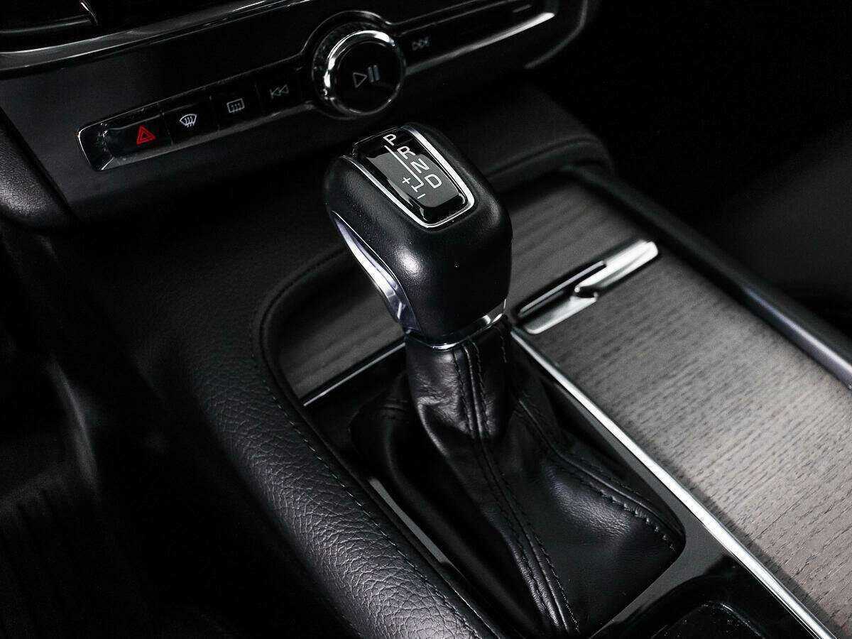 Купить Volvo S90 с пробегом. Фото: #10