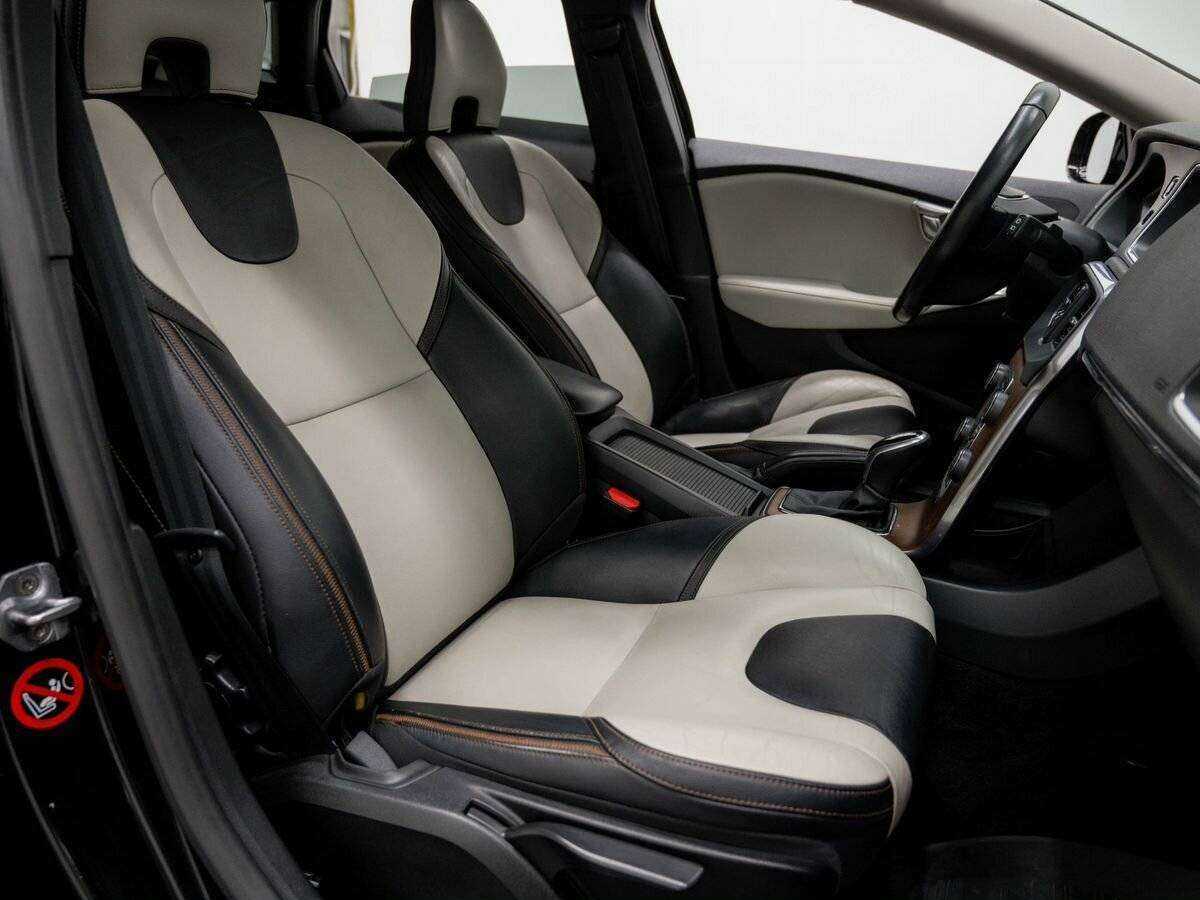 Купить Volvo V40 Cross Country с пробегом. Фото: #6