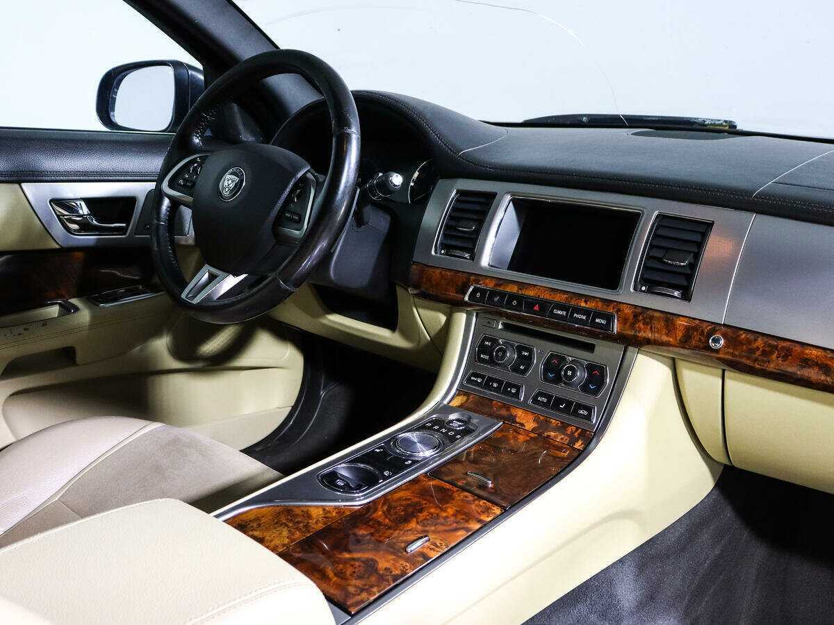 Купить Jaguar XF с пробегом. Фото: #8