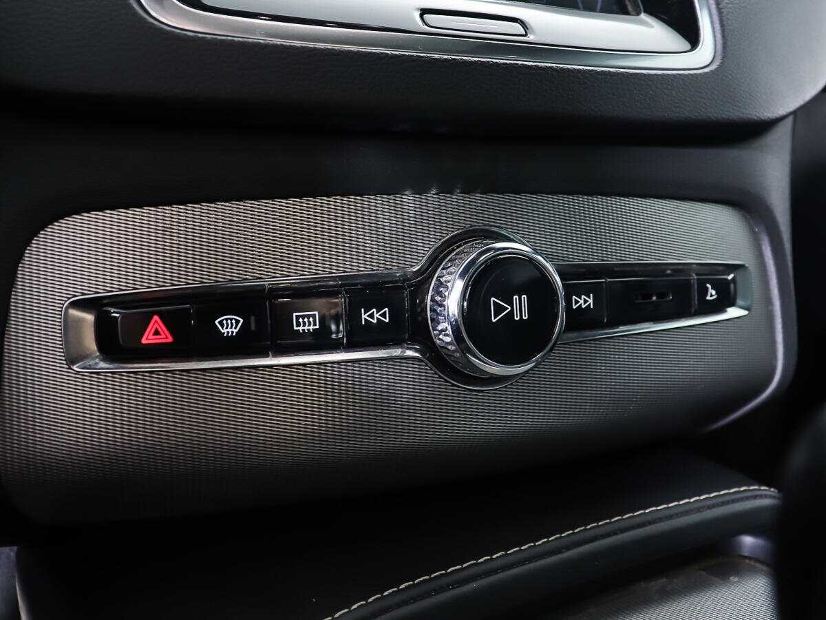 Купить Volvo XC90 с пробегом. Фото: #18