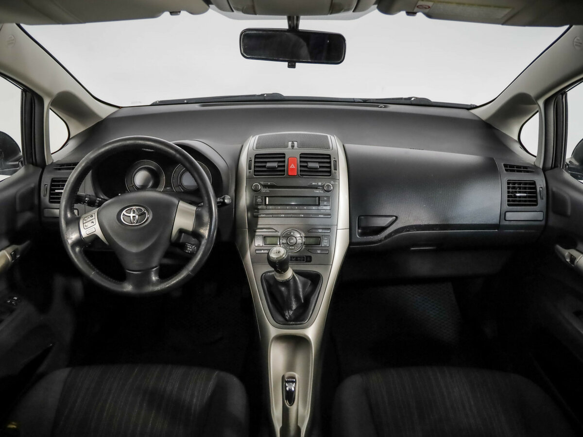 Купить Toyota Auris с пробегом. Фото: #13
