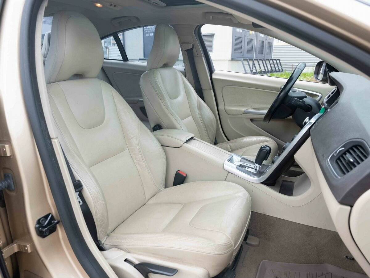 Купить Volvo S60 с пробегом. Фото: #9