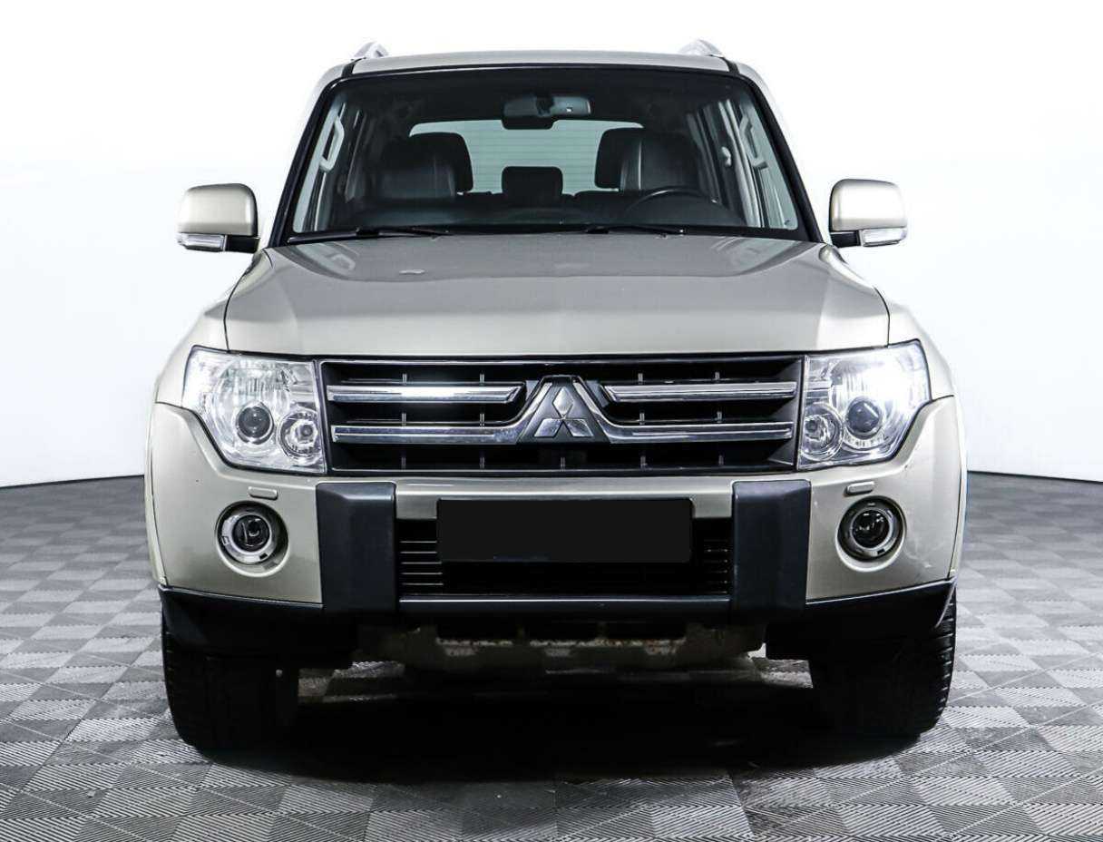 Купить Mitsubishi Pajero с пробегом. Фото: #1