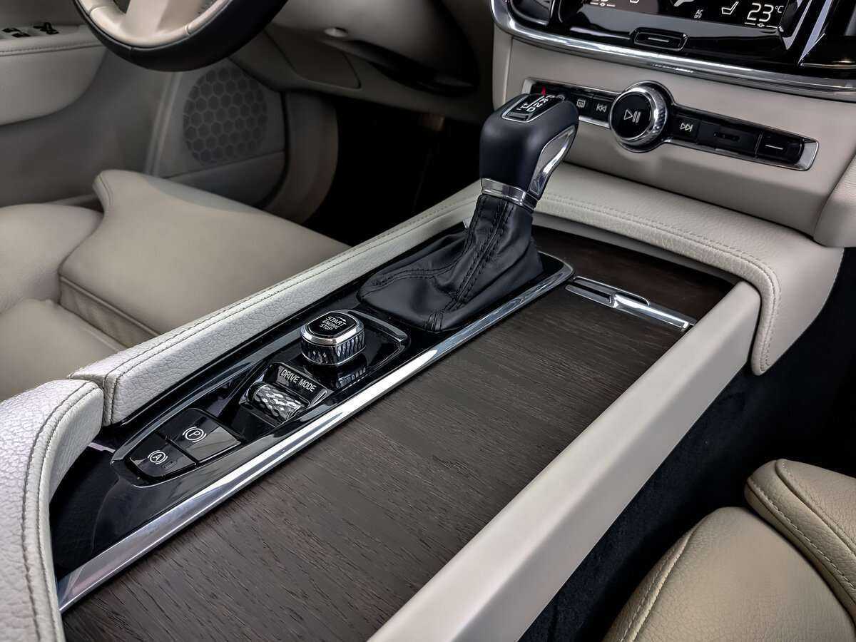Купить Volvo S90 с пробегом. Фото: #23