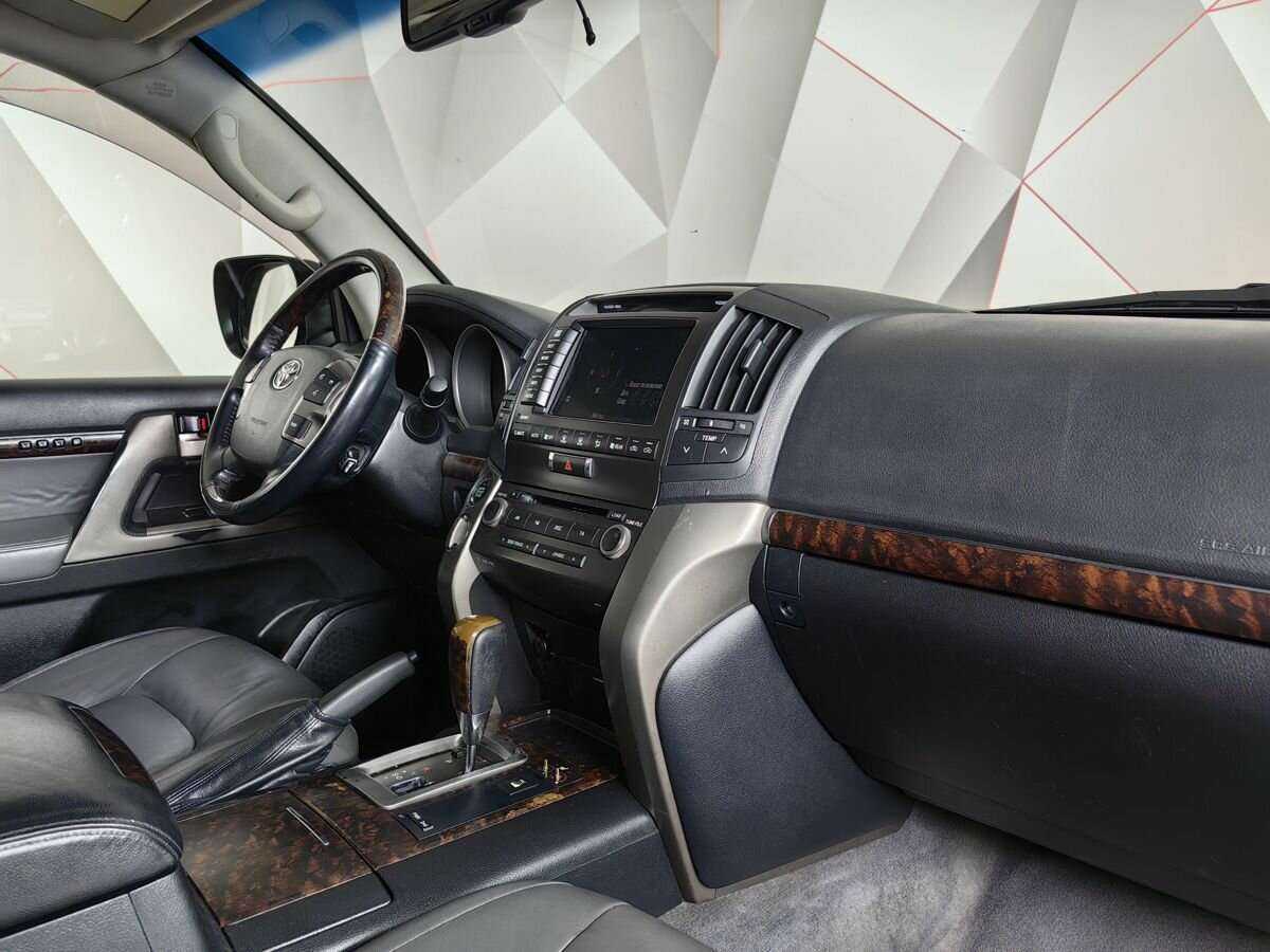 Купить Toyota Land Cruiser с пробегом. Фото: #8
