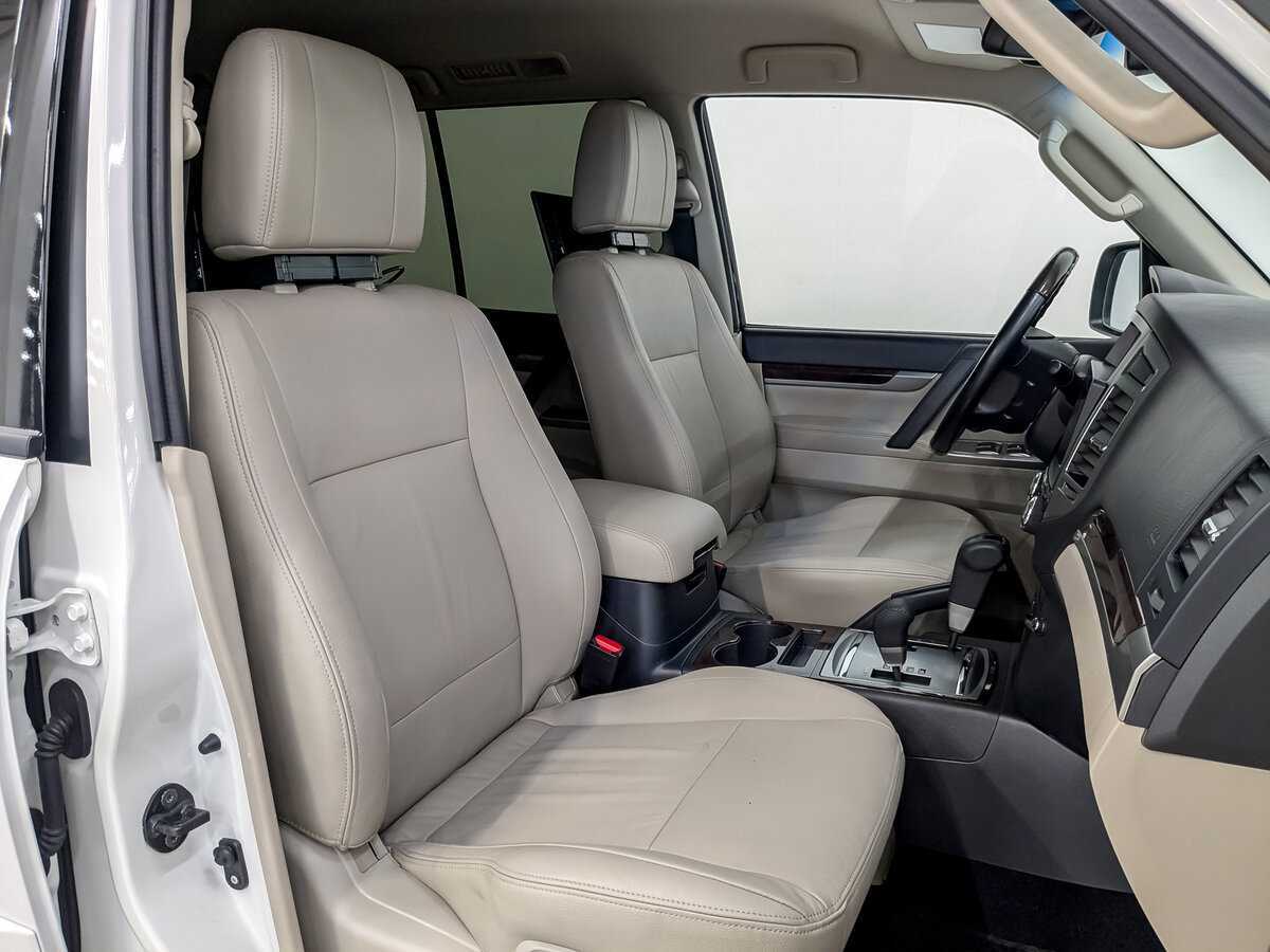 Купить Mitsubishi Pajero с пробегом. Фото: #23