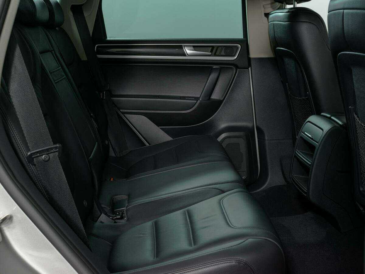 Купить Volkswagen Touareg с пробегом. Фото: #11