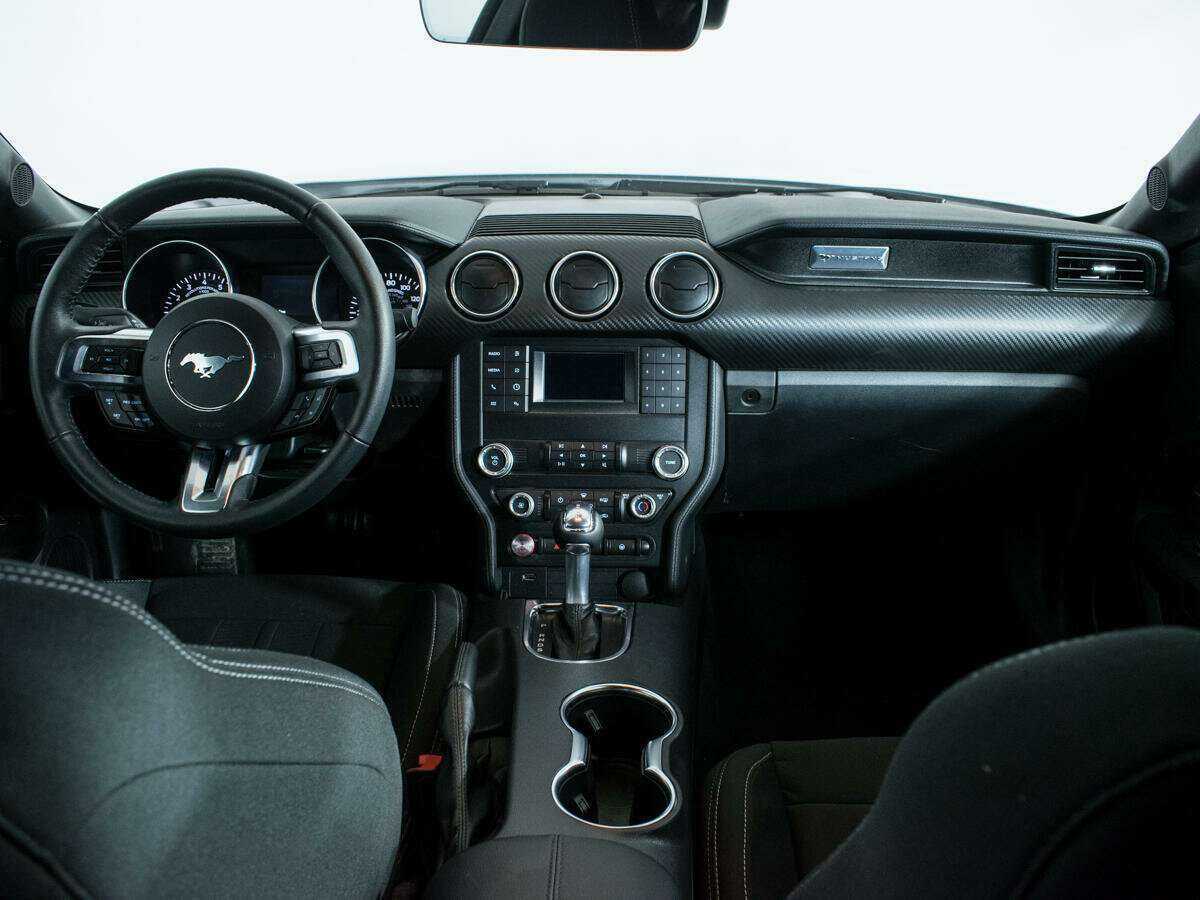 Купить Ford Mustang с пробегом. Фото: #11