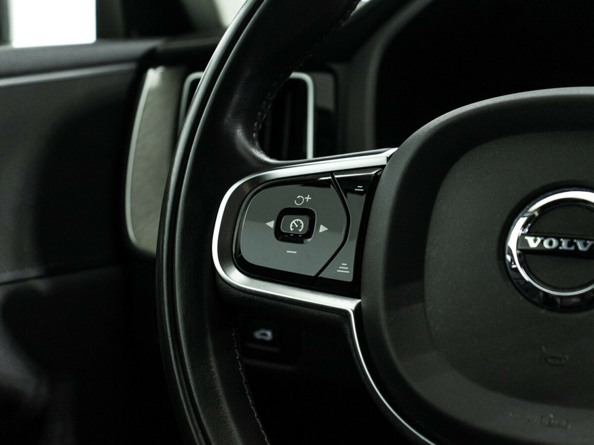 Купить Volvo XC60 с пробегом. Фото: #17