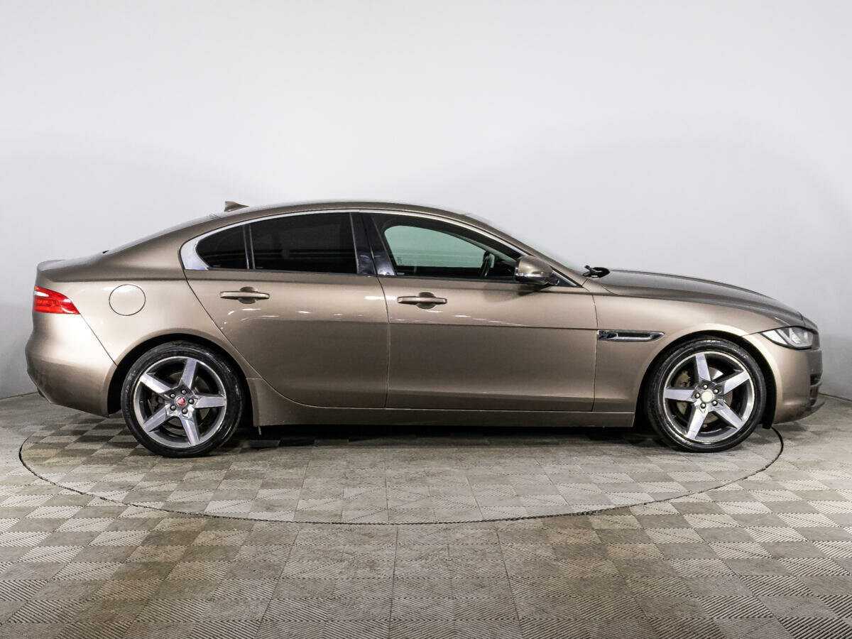 Купить Jaguar XE с пробегом. Фото: #3