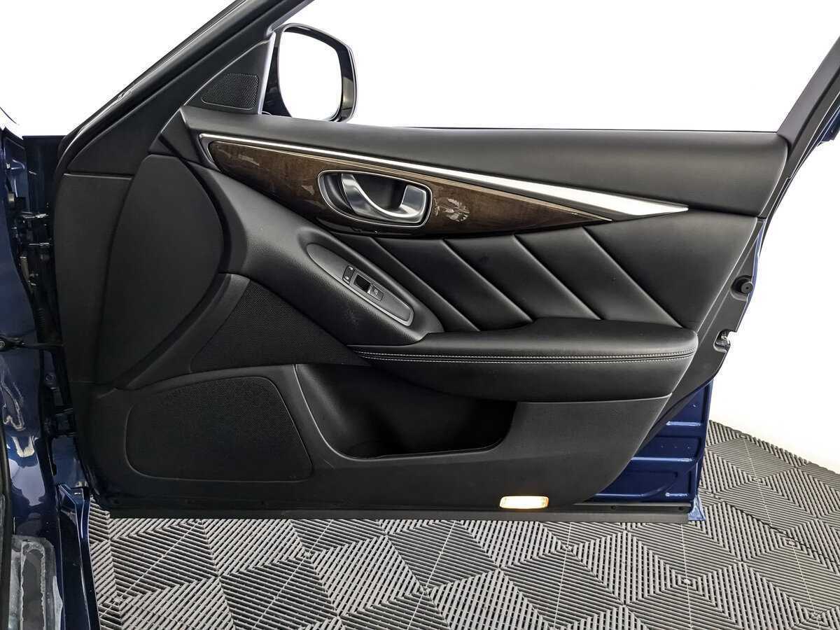 Купить Infiniti Q50 с пробегом. Фото: #19