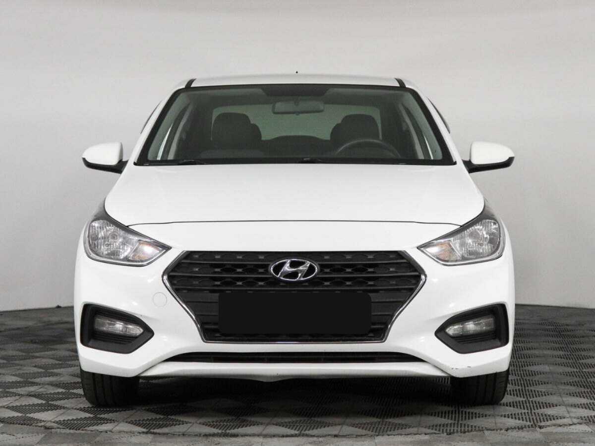Купить Hyundai Solaris с пробегом. Фото: #1