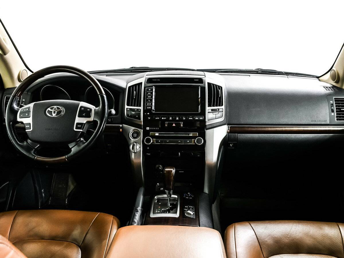 Купить Toyota Land Cruiser с пробегом. Фото: #10