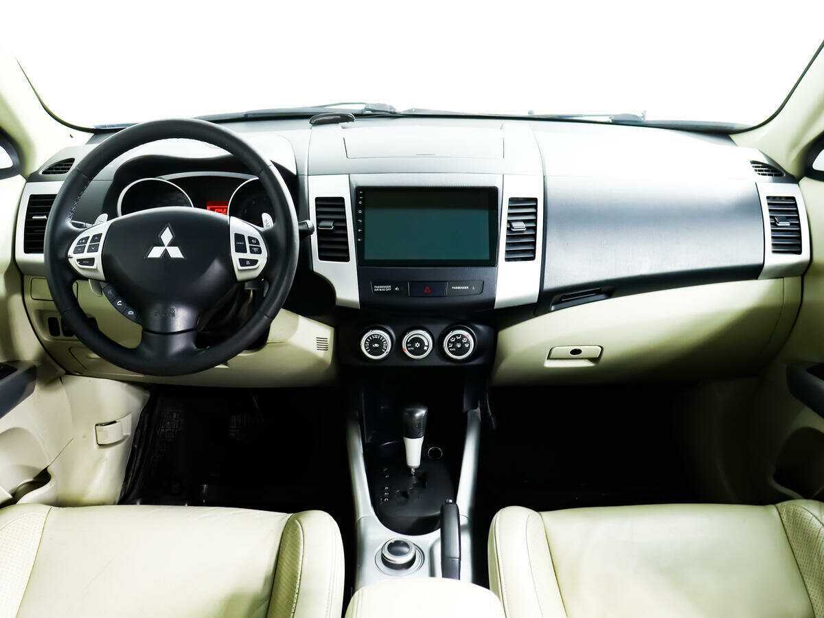 Купить Mitsubishi Outlander с пробегом. Фото: #10