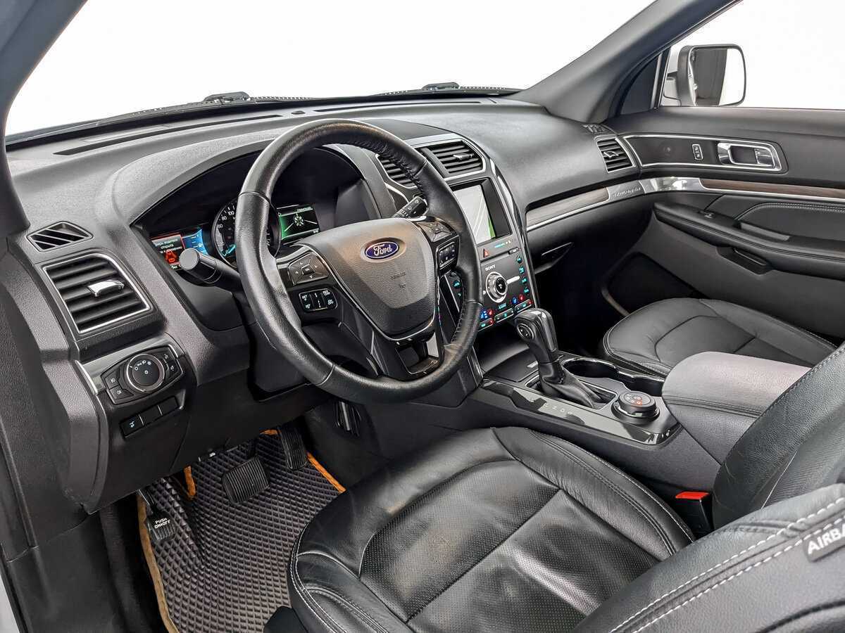 Купить Ford Explorer с пробегом. Фото: #13