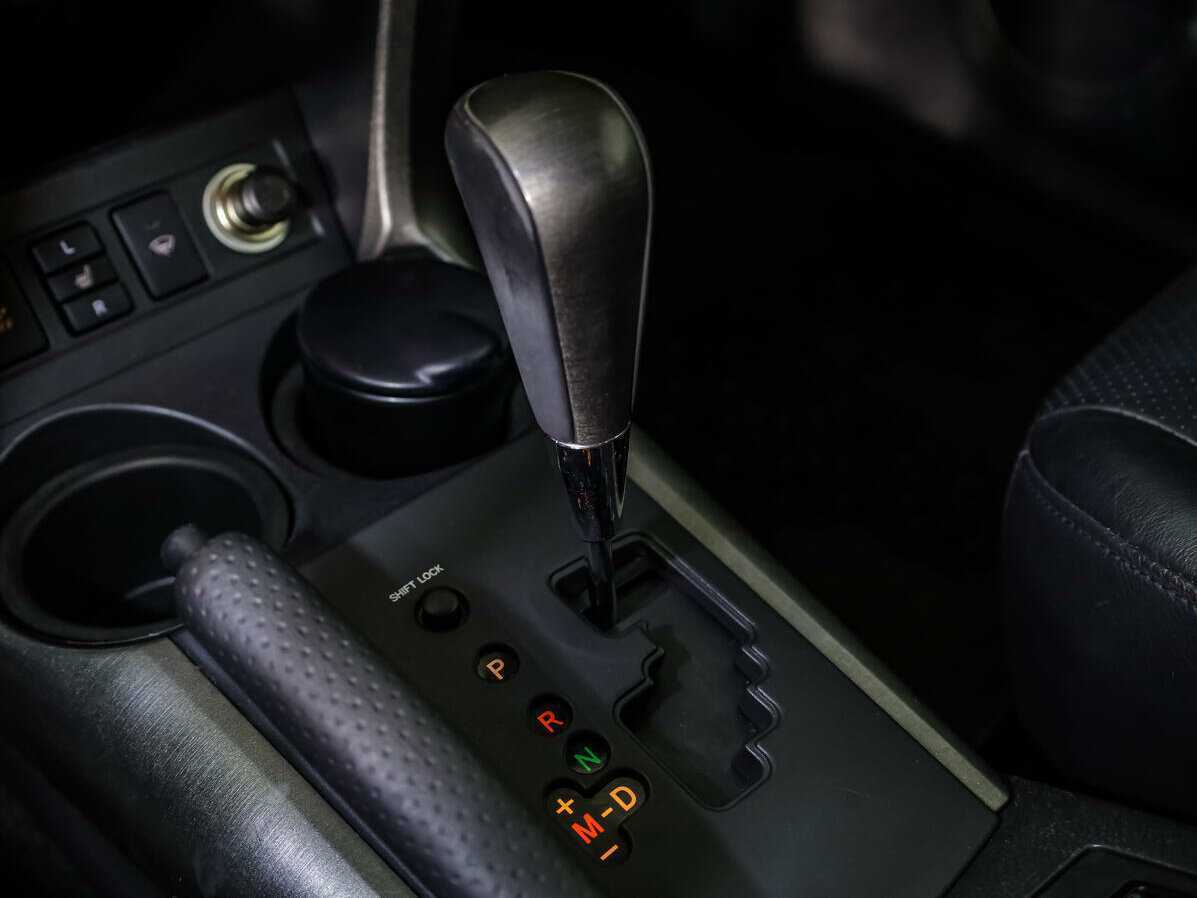 Купить Toyota RAV4 с пробегом. Фото: #13